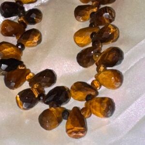Elegant Tigers Eye beveled Beaded Necklace